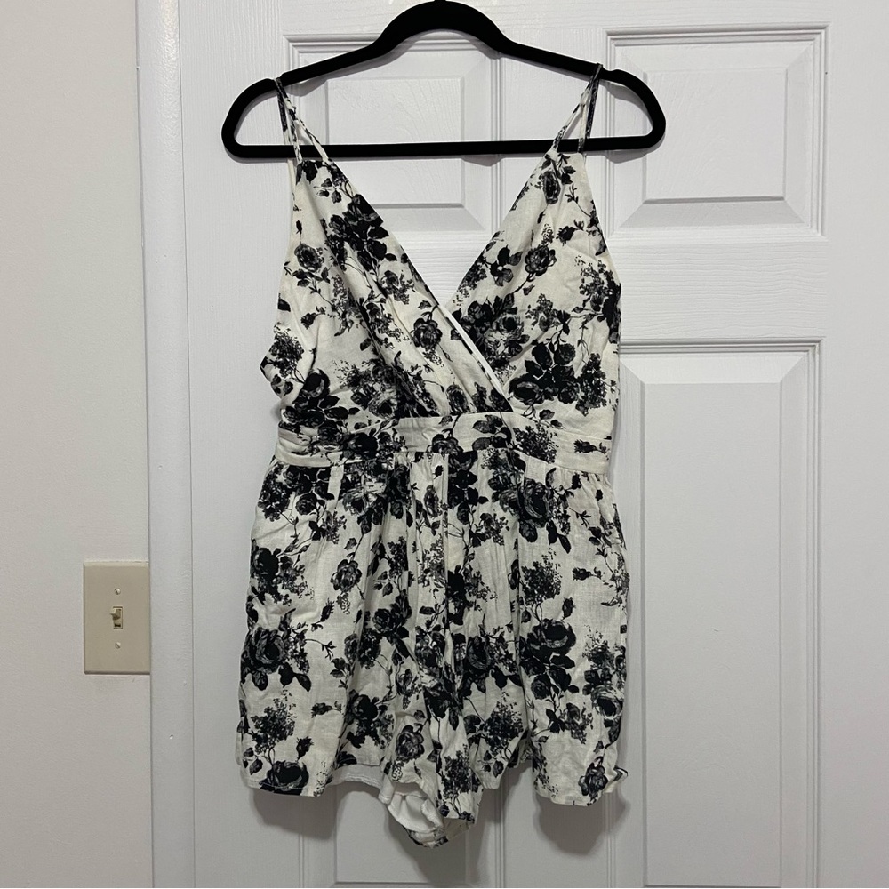 Audrey 3+1 Black and White Floral Backless Romper, Size L
